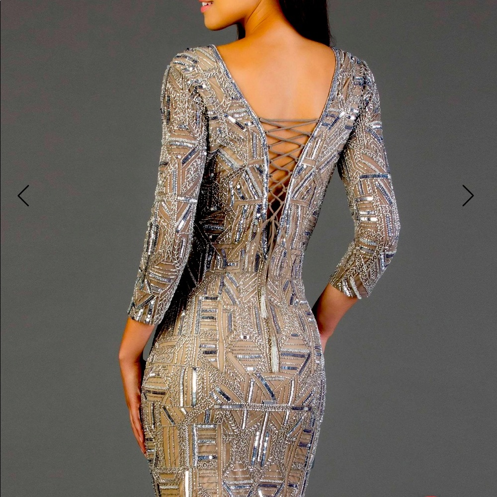 Beautiful Scala quarter length sleeved dress